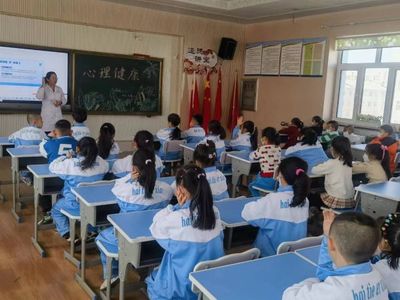 海拉爾區(qū)衛(wèi)生健康委深入推進(jìn)新時(shí)代文明實(shí)踐志愿服務(wù)，擦亮健康咨詢服務(wù)品牌